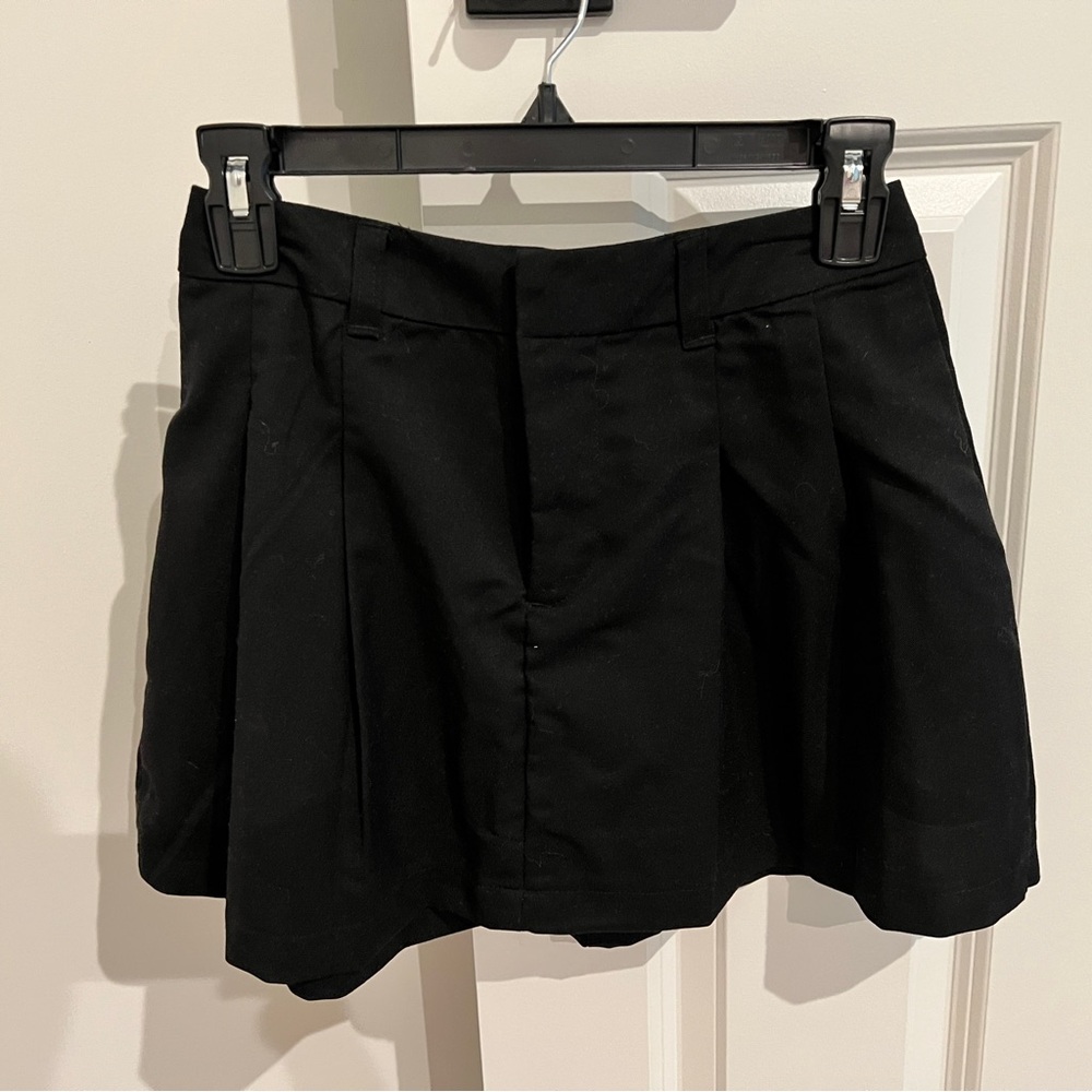 H&M Black Mini Skirt